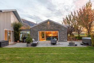 Gibbston Valley Back Track by Sotheby's Luxury Rental Homes - Gibbston - 1