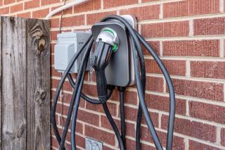 Authentic Vibe 70inch TVKing Suite Pets Walkable - 8