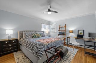 Authentic Vibe 70inch TVKing Suite Pets Walkable - 6