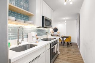 Waikiki Banyan Fabulous Ocean View Condo with Free Parking - Honolulu - 5