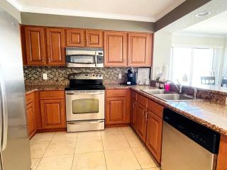 Luxury Large Ocean Front condo with pool North MB - 4