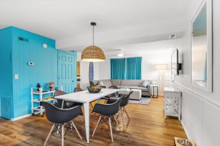 Beach Nest 3 Stylish Condo 2Min Walk to Beach - Myrtle Beach - 2