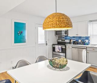 Beach Nest 3 Stylish Condo 2Min Walk to Beach - Myrtle Beach - 3