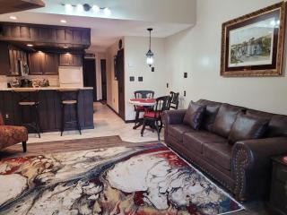 Little Womens Villa Condo 1 mile from Parkway - Gatlinburg - 7