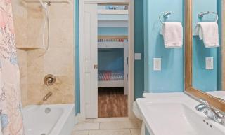 3 bedroom 3 bath Condo - Corpus Christi - 4