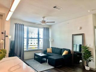 Cozy apartment near downtown HTX - 6