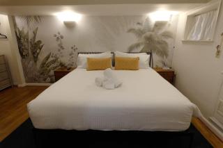 Tropical Paradise by the Park - Washington - 6