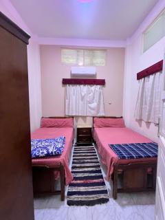 Cozy airconditioned two bedroom apartments شقق فندقية مكيفة للإيجار - Ras El Bar - 6