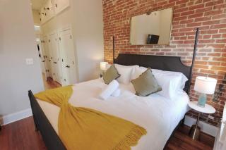 Turreted Townhouse - full of wonder - 5