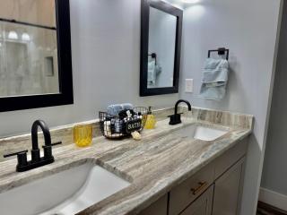 HubCityHaven 2 New, 3BR 2BA - Moore - 2
