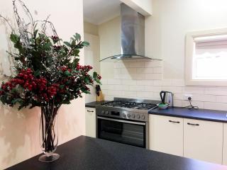 #1 Hargreaves Retreat Bendigo CBD PET FRIENDLY - Bendigo - 4