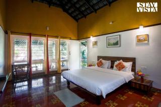 StayVista at Green Pastures - Bonfire and Views - Somvārpet - 6