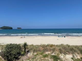 Hosts on the Coast Paradise on Pipi - Whangamata - 0