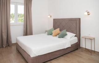Sun-Kissed Apartment - Skradin - 2