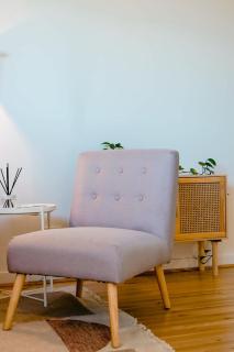 Contemporary Footscray Convenience with parking - 1