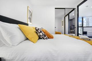 Banque 88 - Ultimate Southbank Convenience for 2 - 4