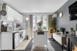 Beach-Side Studio Apt with parking spot - 8