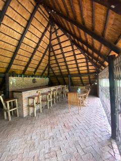 Tudor Valley Guest House - 3