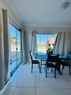 Apto completo a 5 minutos praia Taperapuan, com ar condicionado, piscina e churrasqueira - Porto Seguro - 7