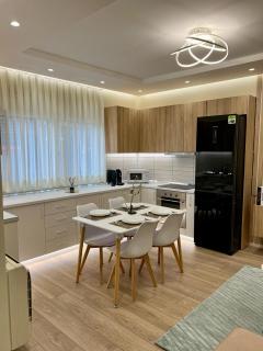 Spacious Apartment - 1 Minute Walking from Center - 0