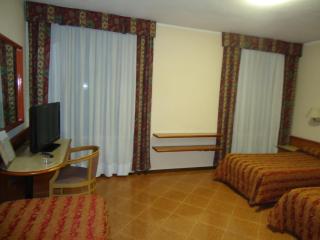 Hotel Paris - Castel Goffredo - 5