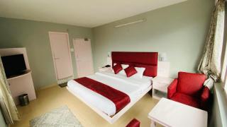 Hotel Meadows & Hotel OceanGrass ! Rooftop Cafe ! Music ! Near To Mall Road - 2