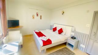 Hotel Meadows & Hotel OceanGrass ! Rooftop Cafe ! Music ! Near To Mall Road - 3