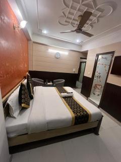 Sudhanshu Travells And Hotels - 3