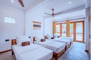 The Green Rooms Surf & Yoga Camp - ON THE BEACH - Prime location Renovated 2024 - Weligama - 8