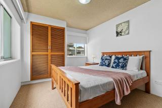 Mermaid Beachfront Retreat - Moments from Top Dining - Gold Coast - 7