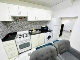 Family-Friendly Villa Play Area pool - Dubai - 5