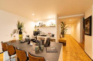 URBAN HOUSE I Prime Location I 6 Bedrooms I Old Town Chiang Mai - 2