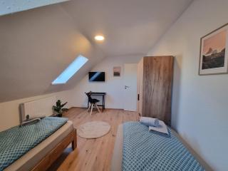 Evelyns Apartment, nahe der Therme und dem Zentrum, privat Parkplatz, Balkon, Highspeed-WLAN - Bad Kissingen - 3