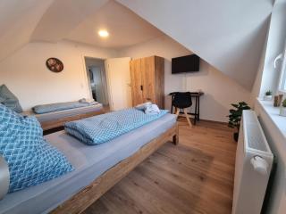 Evelyns Apartment, nahe der Therme und dem Zentrum, privat Parkplatz, Balkon, Highspeed-WLAN - 5