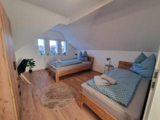 Evelyns Apartment, nahe der Therme und dem Zentrum, privat Parkplatz, Balkon, Highspeed-WLAN - Bad Kissingen - 6
