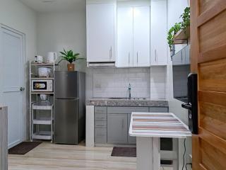 Sunset Suite Condo Style Stay with Motor Parking - Santo Cristo - 7