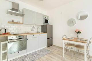 Spacious Apartment with Balcony in Gdańsk by Rent like home - 7