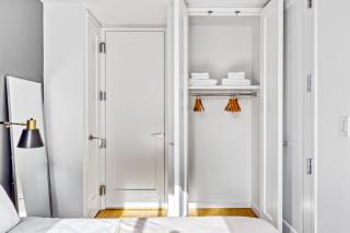 UWS 1br w doorman elevator nr Central Park NYC-372 - New York - 2