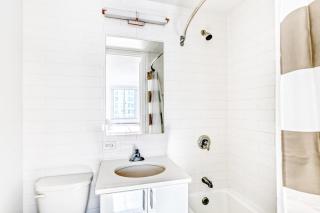 UWS 1br w doorman elevator nr Central Park NYC-372 - New York - 1
