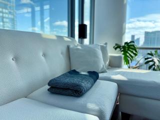 44th Floor, Panoramic Views, Bay Corridor Downtown Toronto Condo - 3