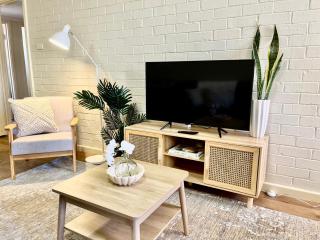 Stylish 3 Bedroom Apartment - South Hedland - 0