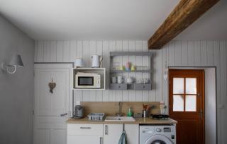 La maison d'en face a cozy guesthouse - - 8