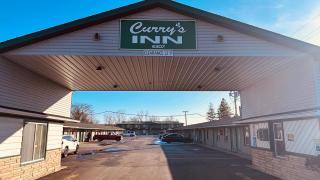 Currys Motel by OYO Saginaw MI - 5