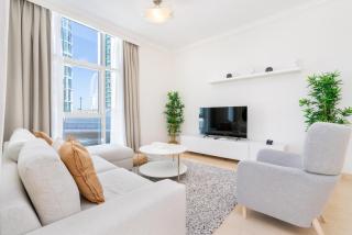 Stylish 1-Bedroom with Stunning Marina Views at Dorra Bay - 6