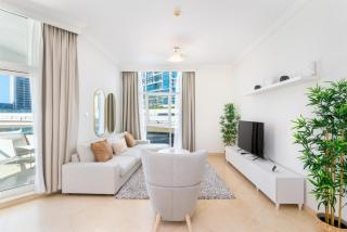 Stylish 1-Bedroom with Stunning Marina Views at Dorra Bay - 9