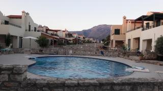Holiday villa, close to the beach, with swimming pool and mountain views - 0