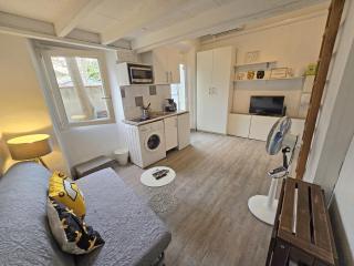 GregBnb - Studio Mezzanine - Cour exterieure - Parking Inclus - Clim - Toulon - 0