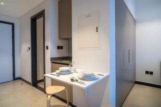 Luxe Studio 5 Star Next To Dubai Downtown - 3