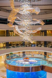 Hilton Foshan - Visit the Lobby Aquarium - Foshan - 3