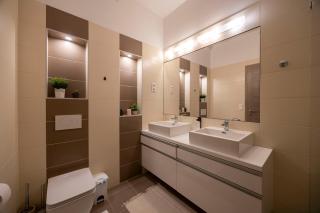 Exclusive n' Grand City Center Residence with 5 BEDRMS - Budapest - 2